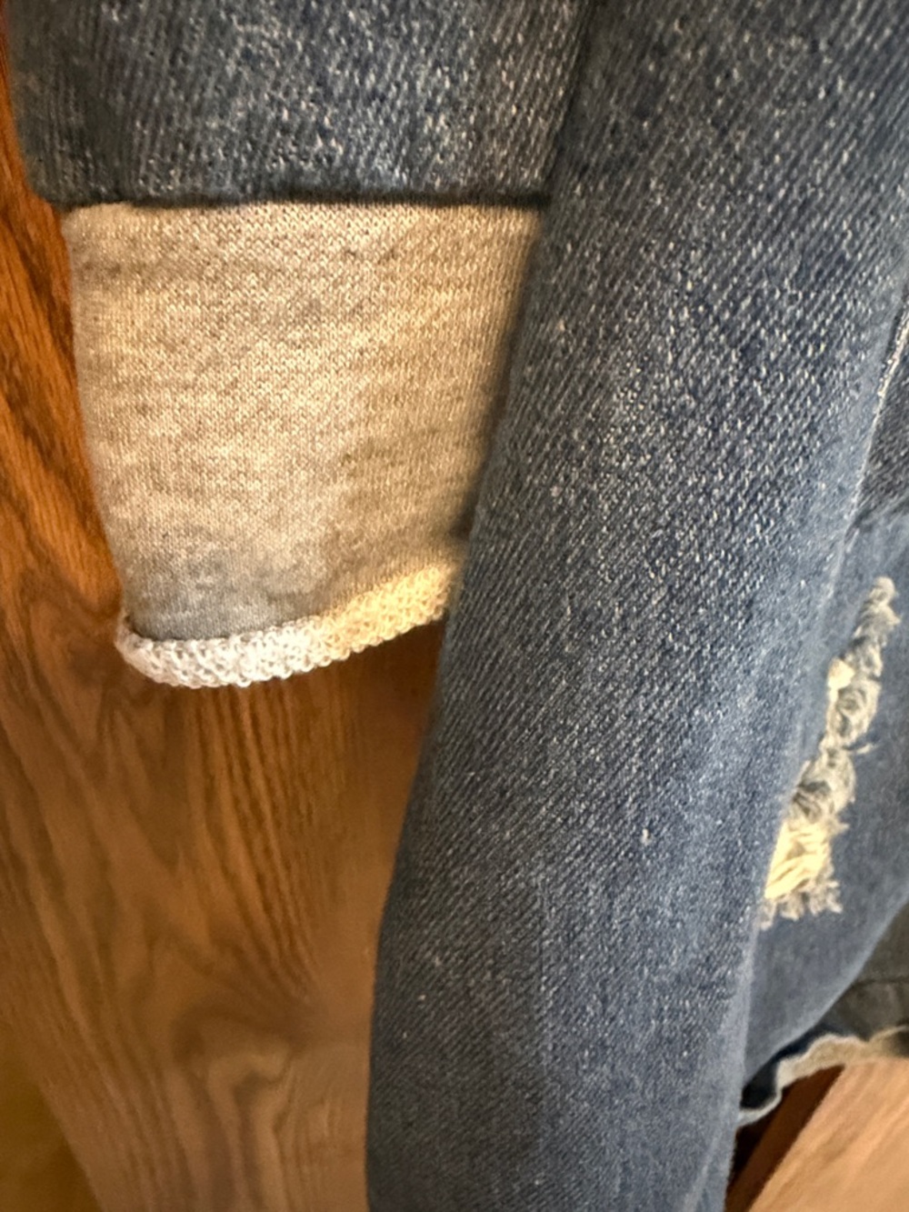 Women’s Distressed Denim Shirt/Jacket Size XL PreOwned - Picture 4 of 9
